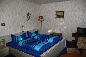 Pension Check In Hotel Güstrow Eksteriør billede
