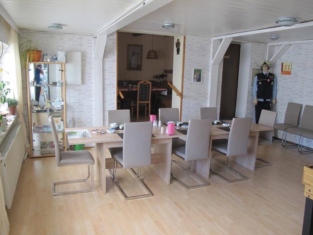 Pension Check In Hotel Güstrow Eksteriør billede