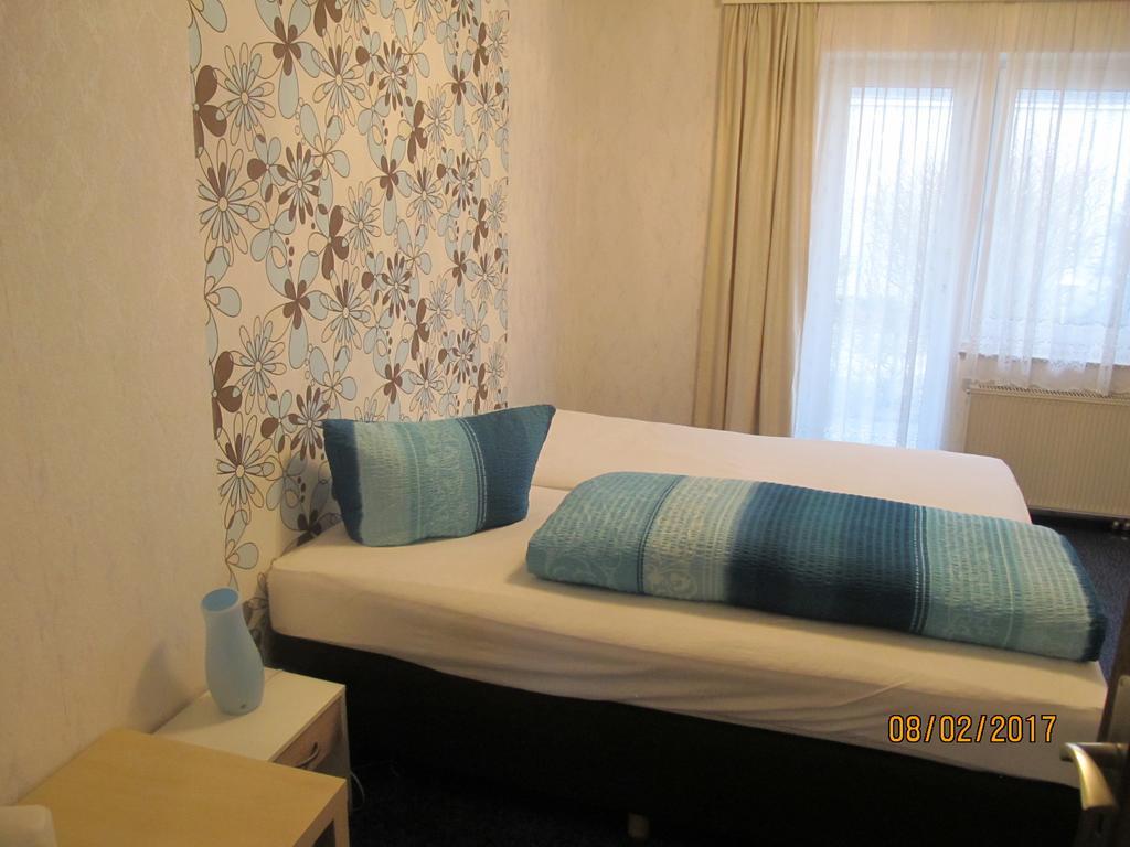 Pension Check In Hotel Güstrow Eksteriør billede